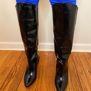 Black patent uk 6 ( 8 us ) designer boot … never worn !!! Beautiful slip in boot
